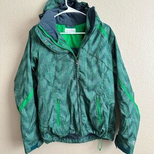 Columbia Green Raincoat Lightweight Hooded Design